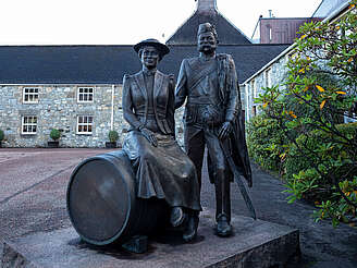 Glenfiddich statue of founders&nbsp;hochgeladen von&nbsp;anonym, 16.11.2023